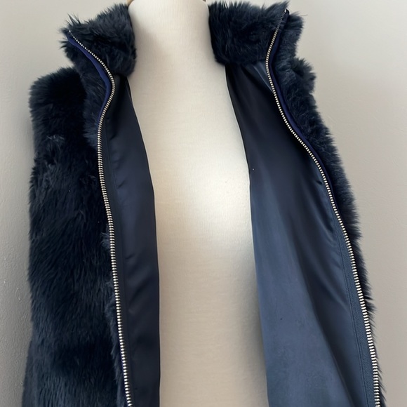 J.Crew Women’s Faux Fur Navy Lined Full Zip Vest Small - Picture 4 of 5